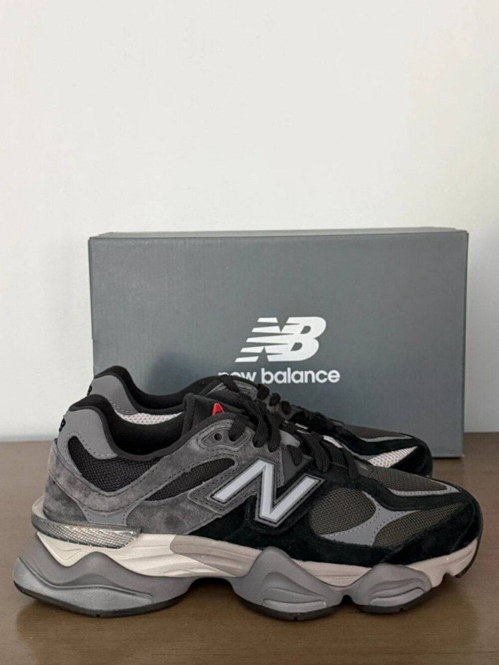 New Balance 9060 Castlerock Rain Cloud Sneakers Men's US 6.5 / Women's US 8